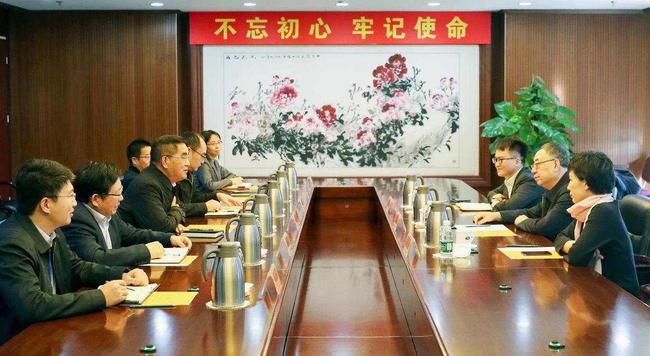 姜仁鋒會見中國國新黨委委員、總會計師劉學詩 